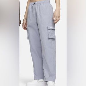 NWOT Sportswear Essential High-Rise Woven Cargo Pants